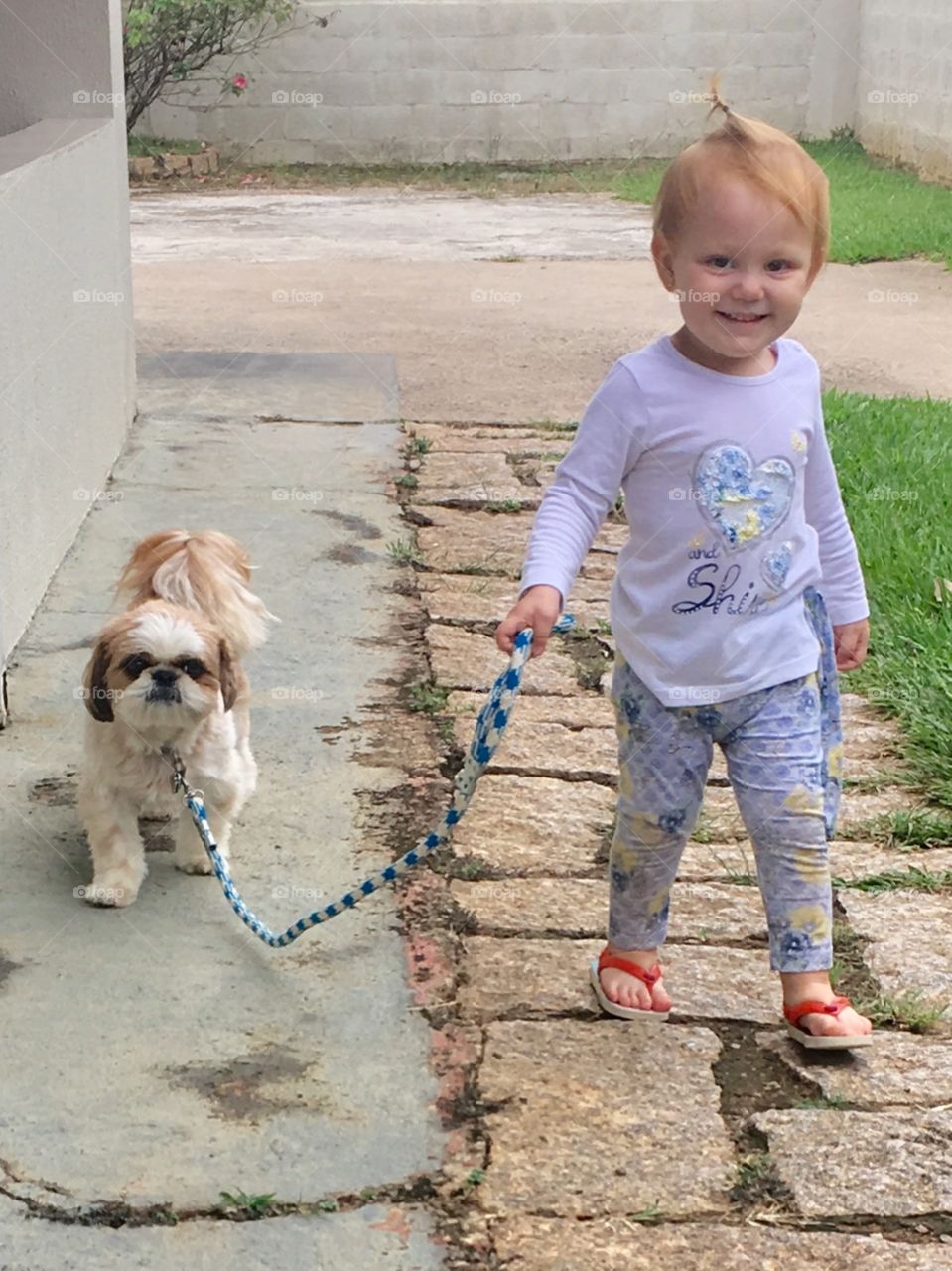 ‪Saindo da Web para um #passeio em ótimas conpanias! ‬
‪Como não curtir o #sorriso da #caçula do meu coração?‬
‪🐶❤️‬
‪#família #family #pet #amor #carinho #PaiDeMeninas ‬