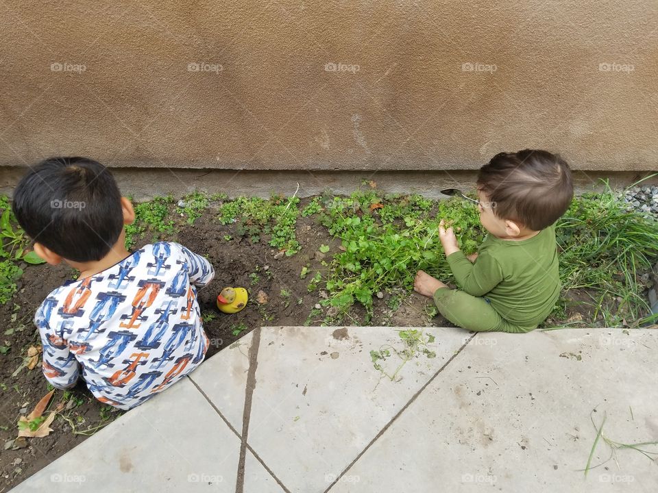 playing in dirt