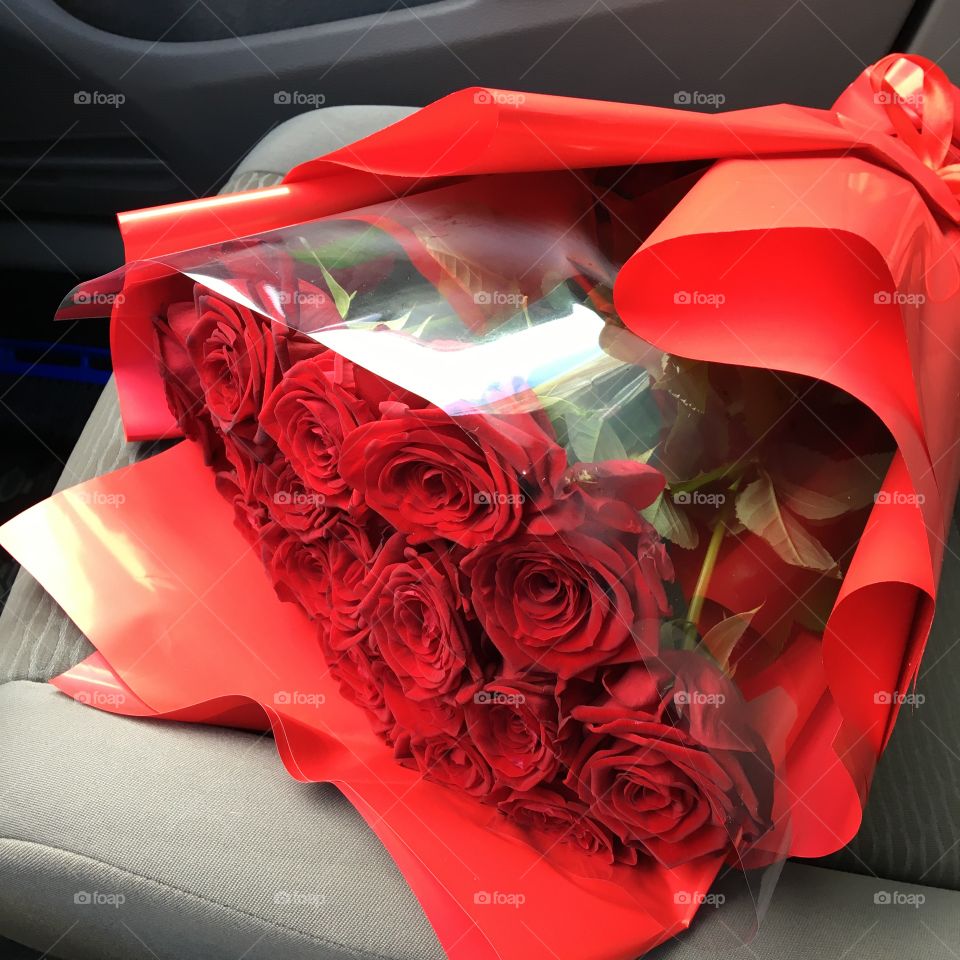Roses for me, red roses, beautiful flowers, live, romantic.