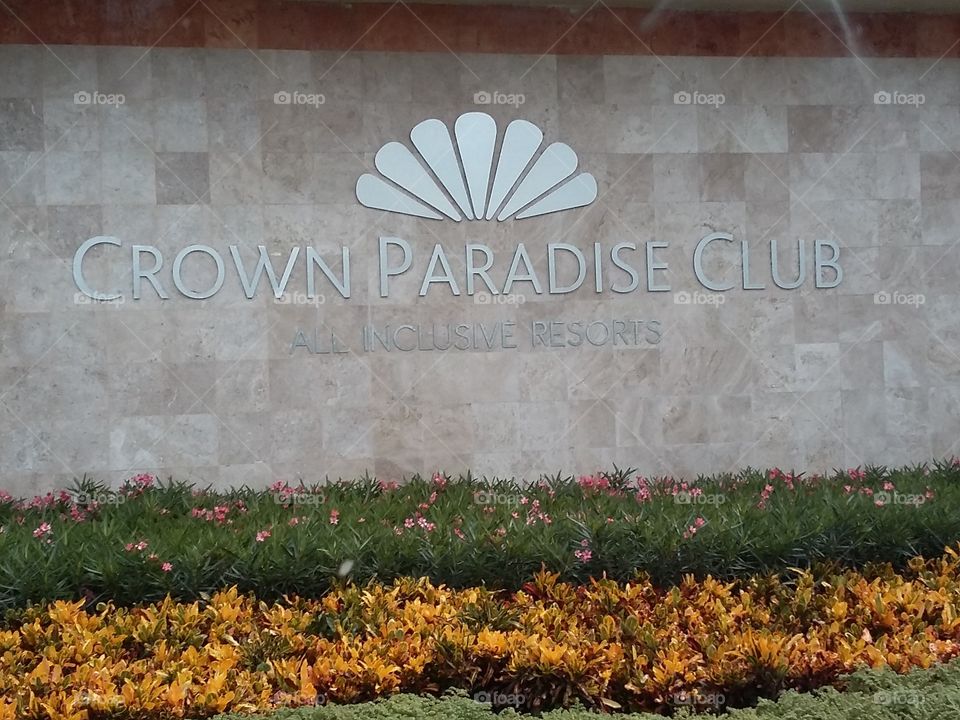 hotel crown paradise club
