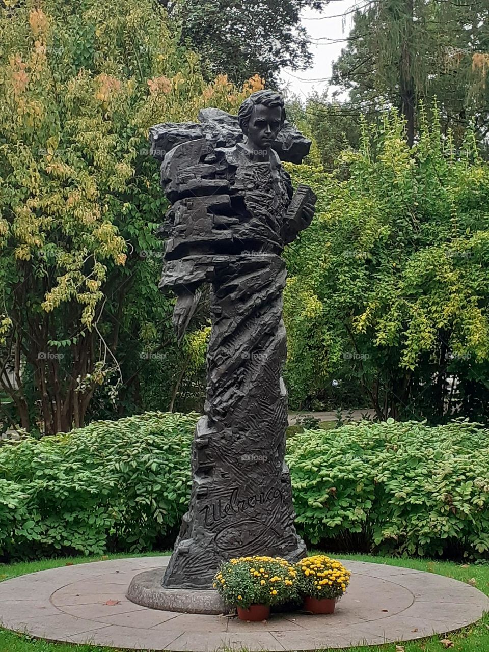 Памятник Т.Шевченко. Парк Кронвалда. Рига.