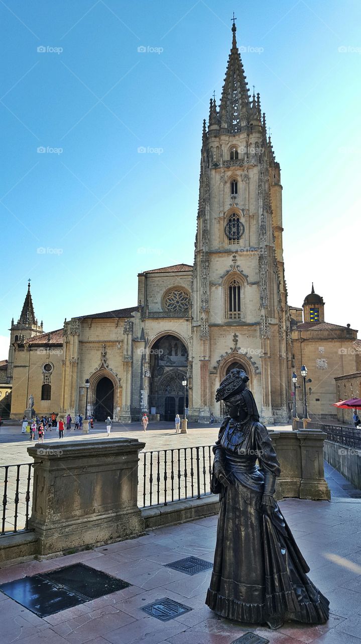 View of Oviedo cathedral and statue of Ana Ozores, "La Regenta". Asturias, Spain.