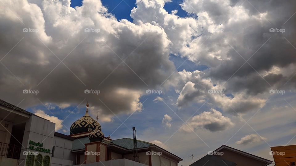 Black clouds over the mosque
