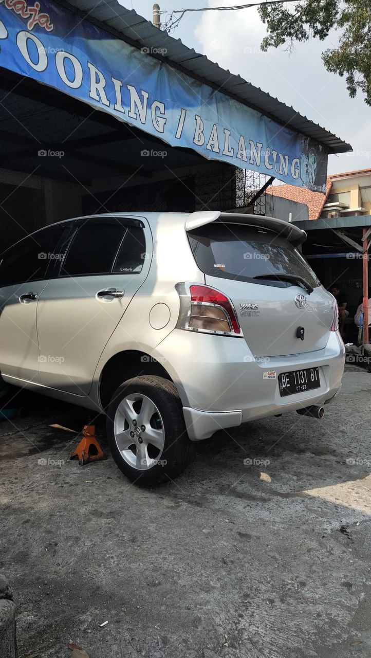 perbaikan ban ban mobil