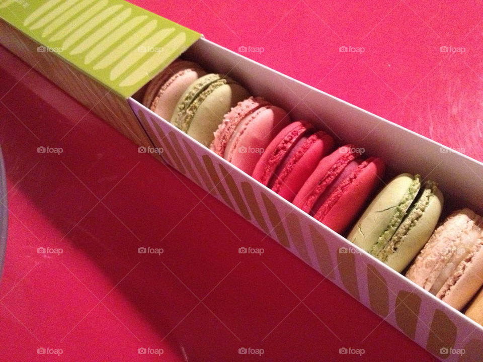 MACAROONS...