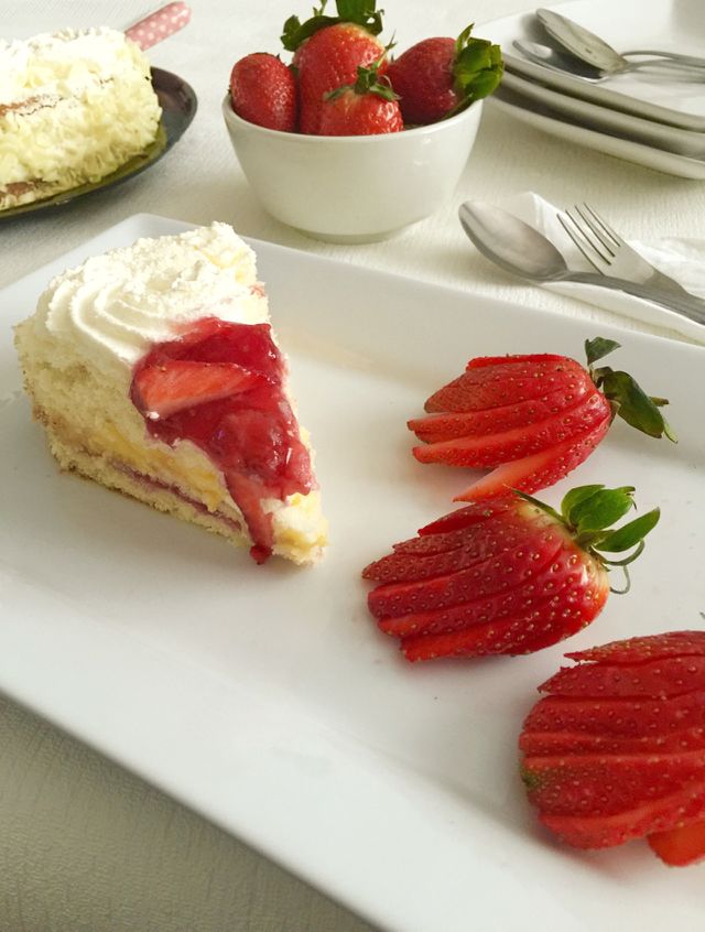 Fresh strawberry gateau 