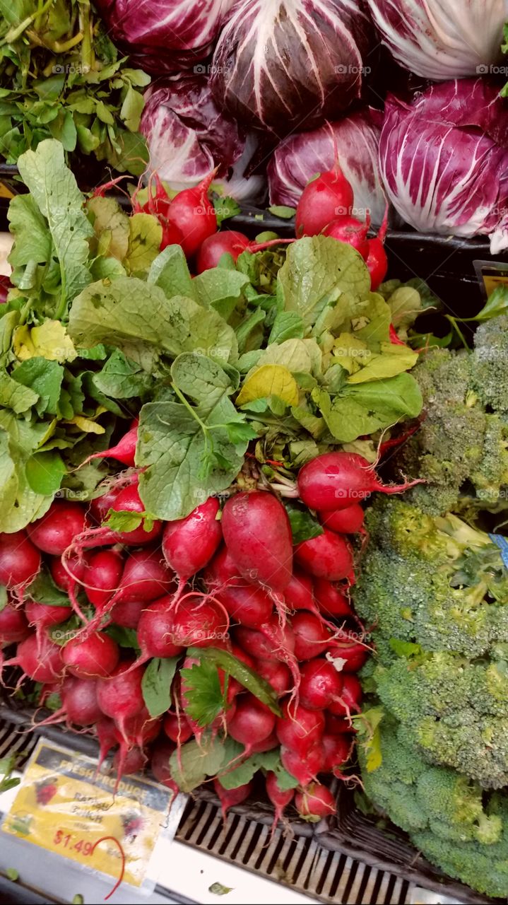 bunch of radishes healthy food