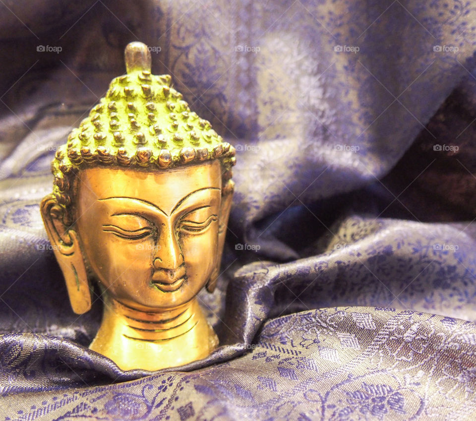 Head of golden Buddha