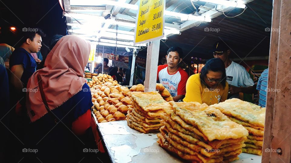 So the foods name is martabak, molen, cakwe, terang bulan, galundeng, tahu sumedang and many more !! it so cheap just 2000 rupiah or under $1