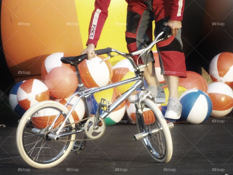 Balance on the bicycle