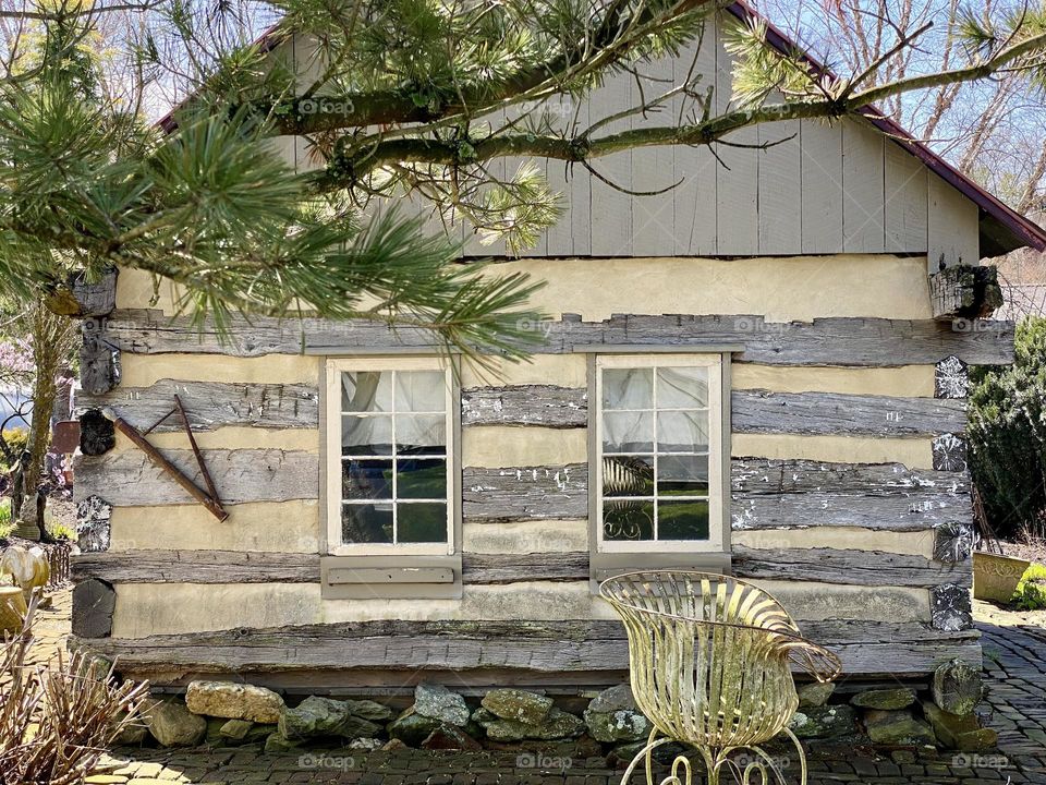 An old log cabin