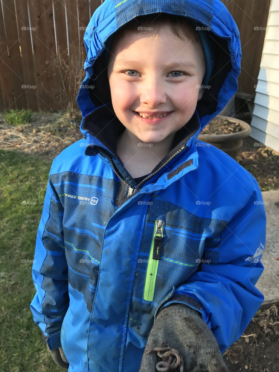 Collecting worms in the rain 