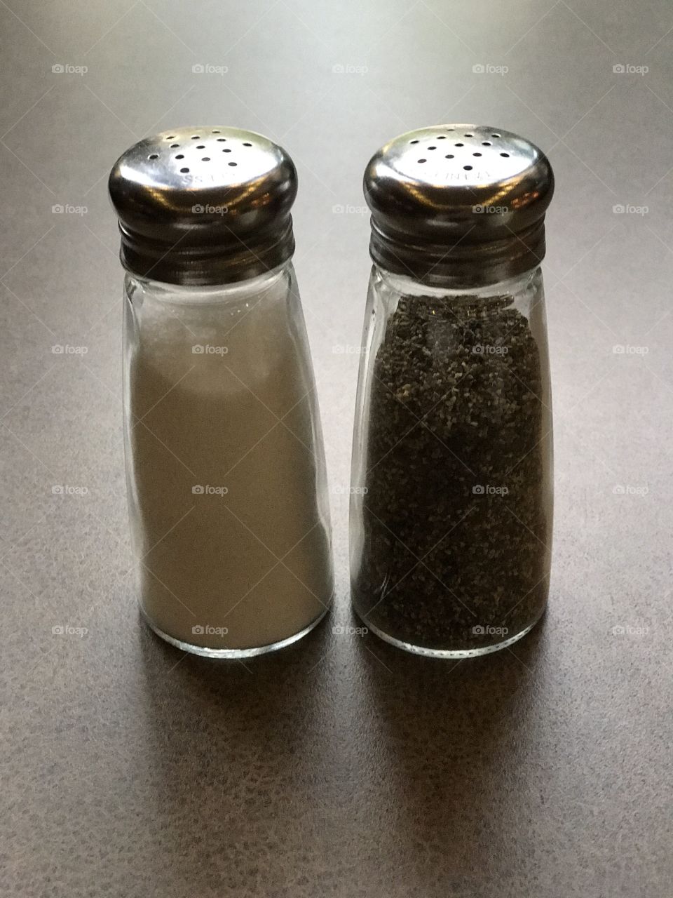 Salt and pepper minimal 