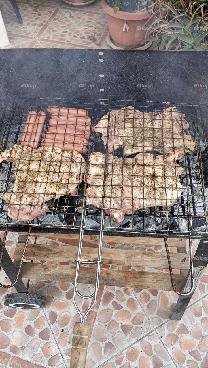 carne sul barbecue