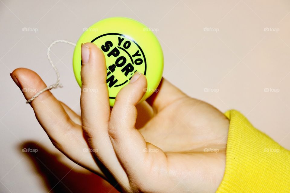Playing yo-yo 