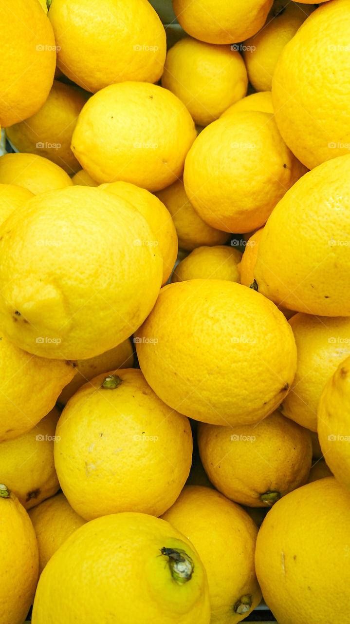 Lemons in Market