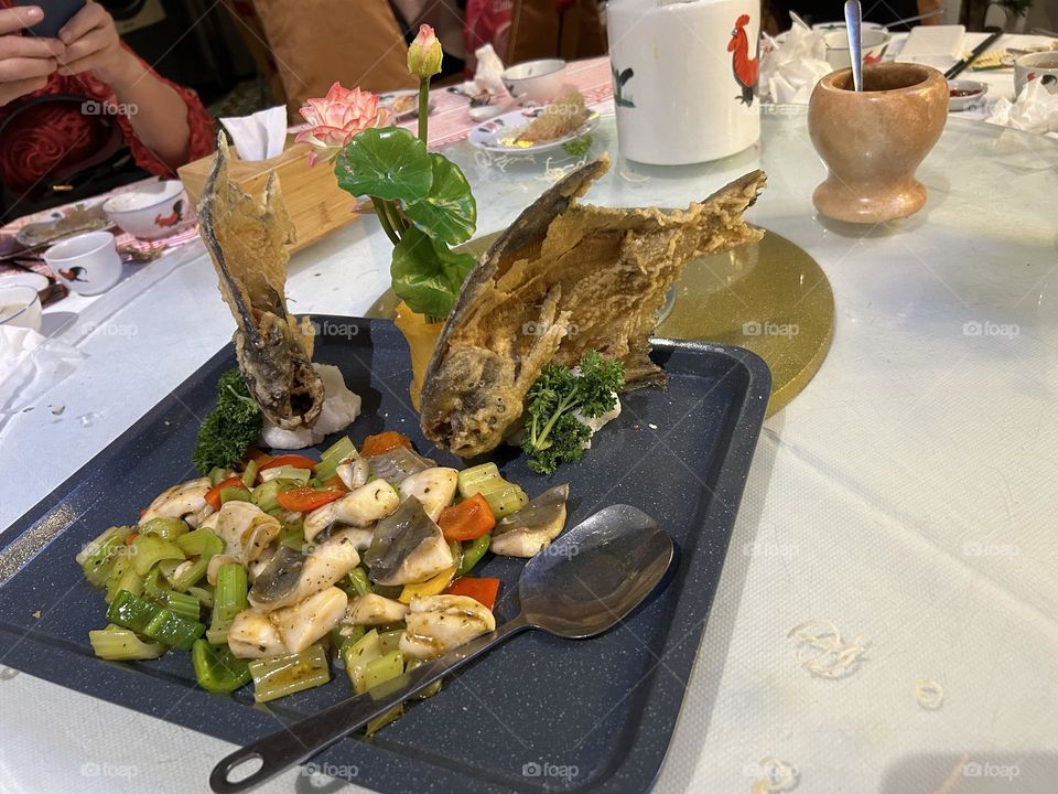 Ying Yang pomfret fish 