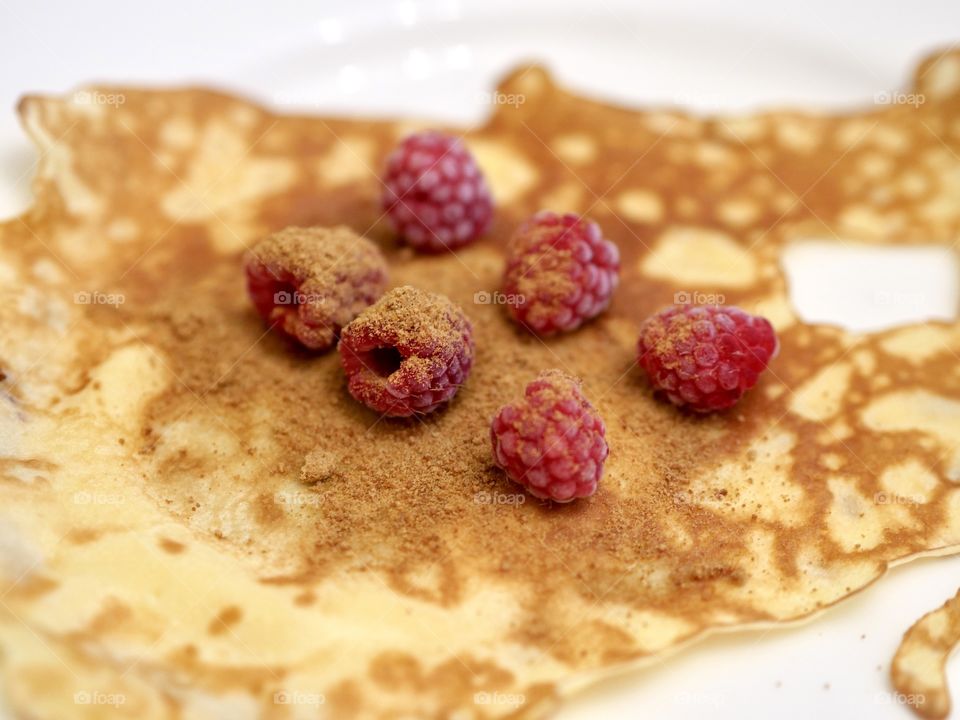 Pancake with Rasberries and Palm Sugar