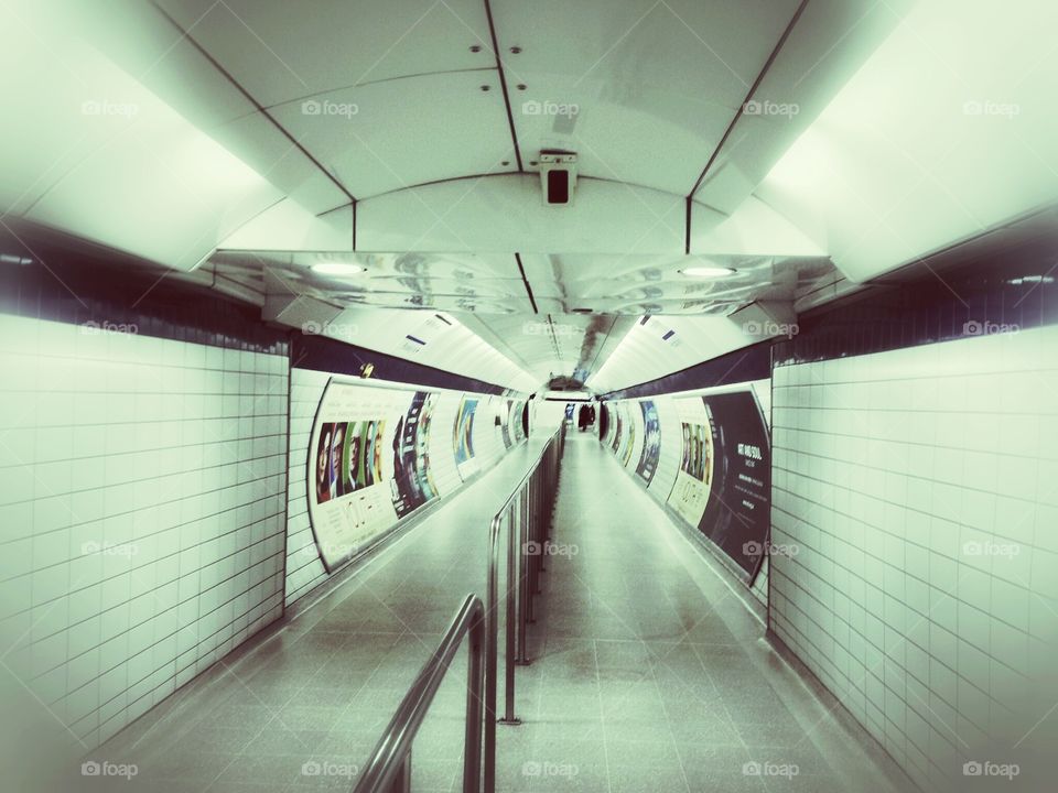 Underground passageway 