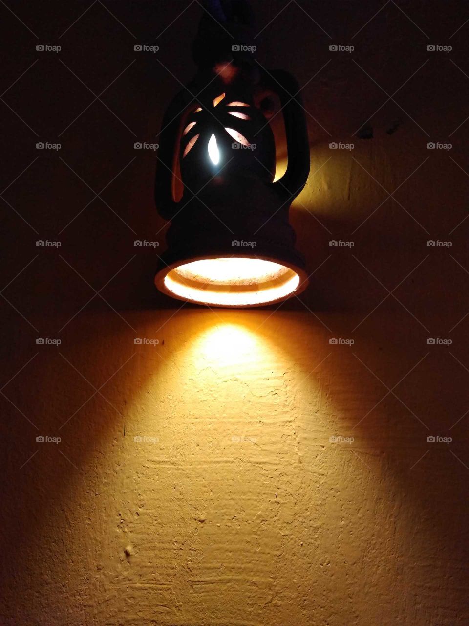 focus light on the wall