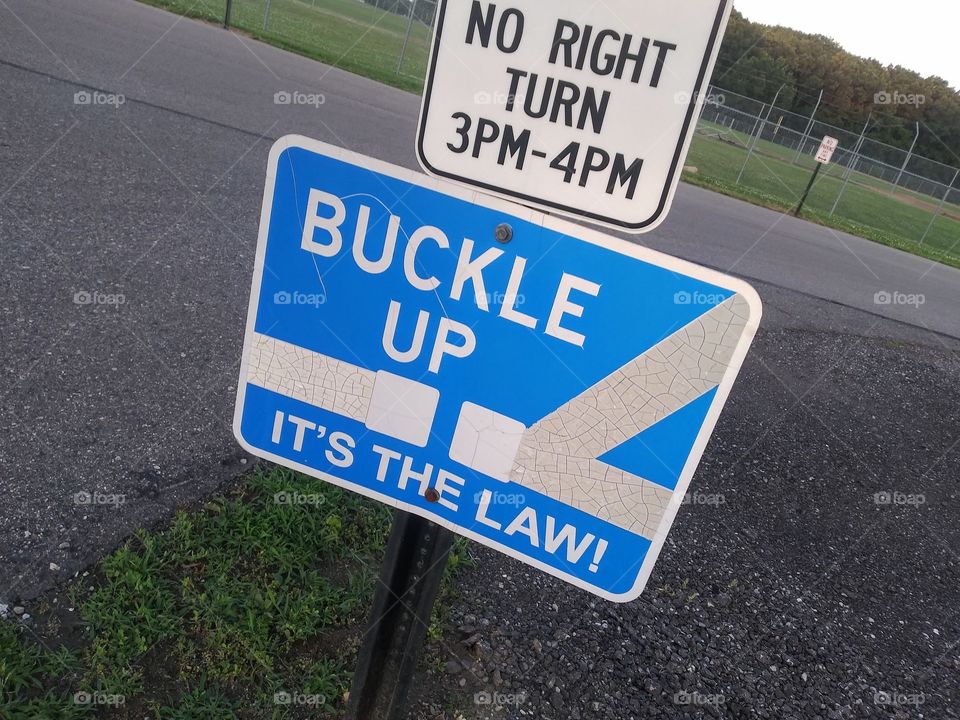 A buckle up sign. 😊💙