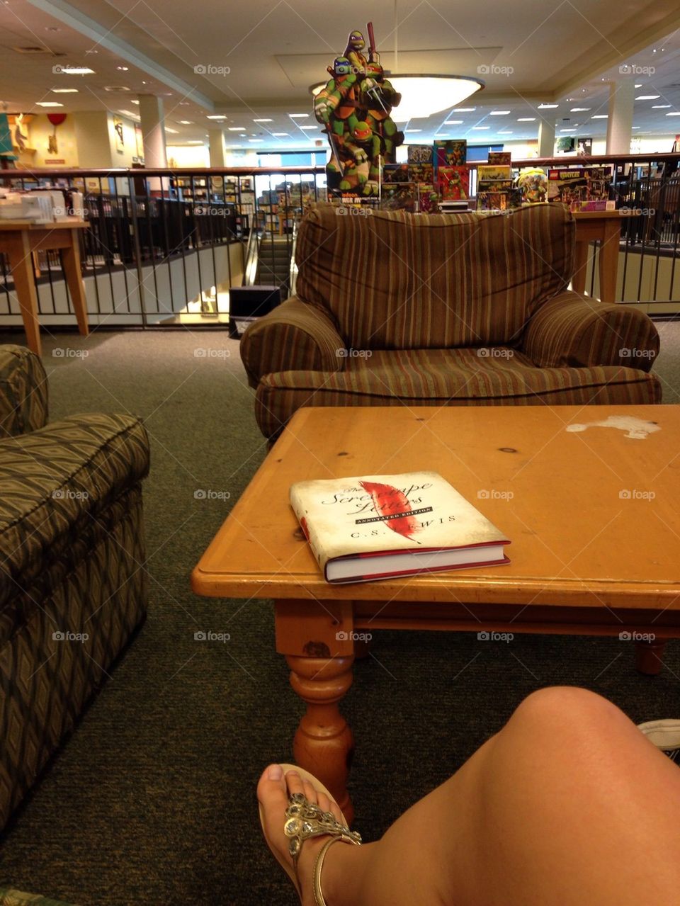 Feeling leisurely at the bookstore 