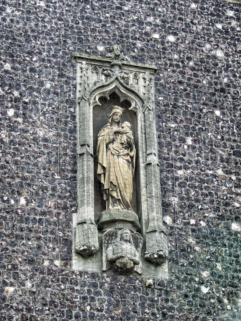 Statue of Mary and Jesus.