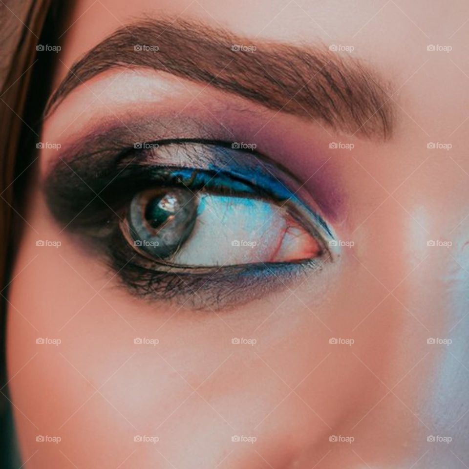 eye with smokey eye shadow