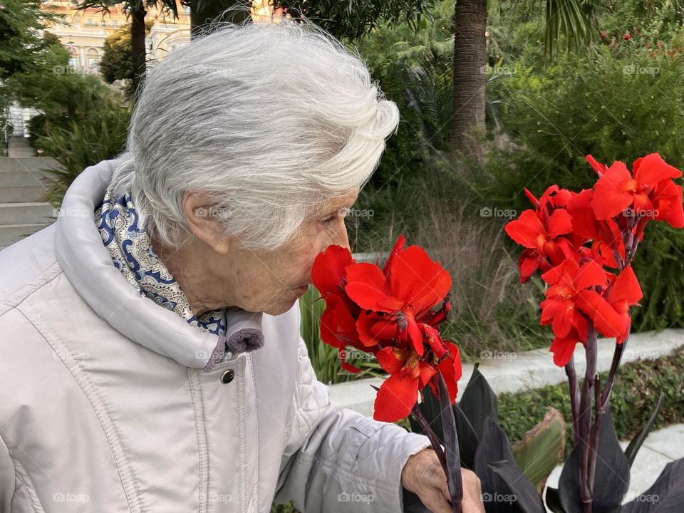 White hair as best accessory of a 96-year-old lady