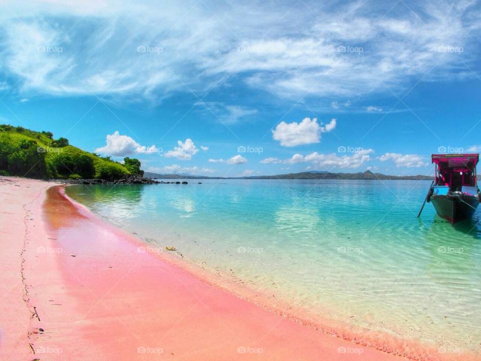 Pink Beach Labuan Bajo Flores