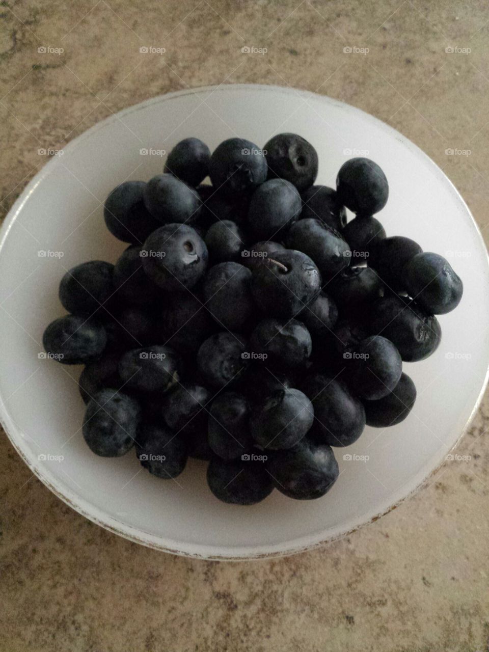 bowl of blueberries