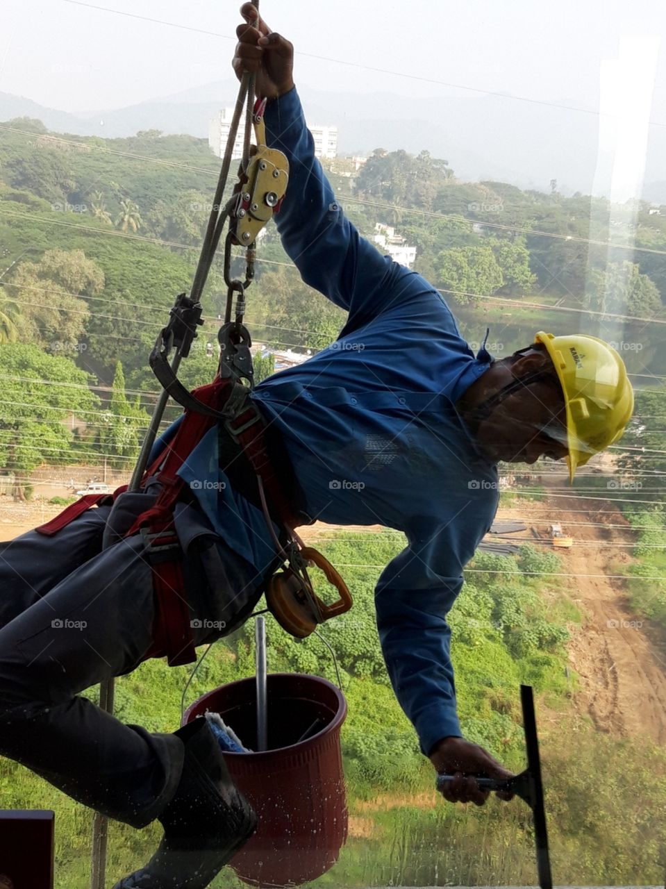 window cleaner in Mumbai