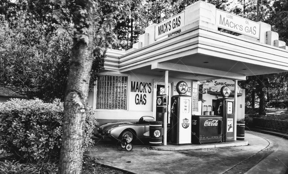 Old school pic gas station
