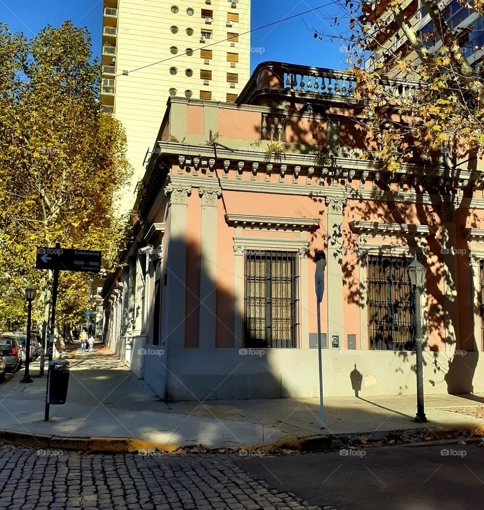 Casona de Valentín Alsina