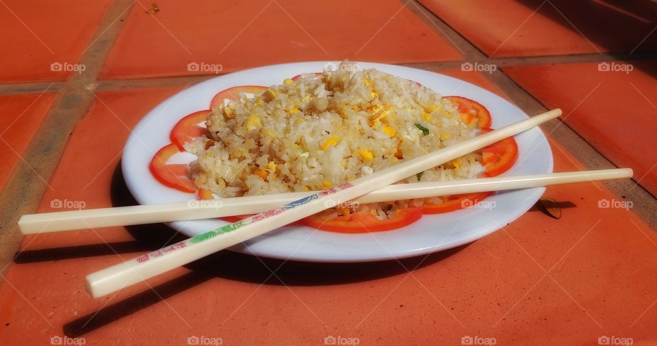 Rice and tomato slices