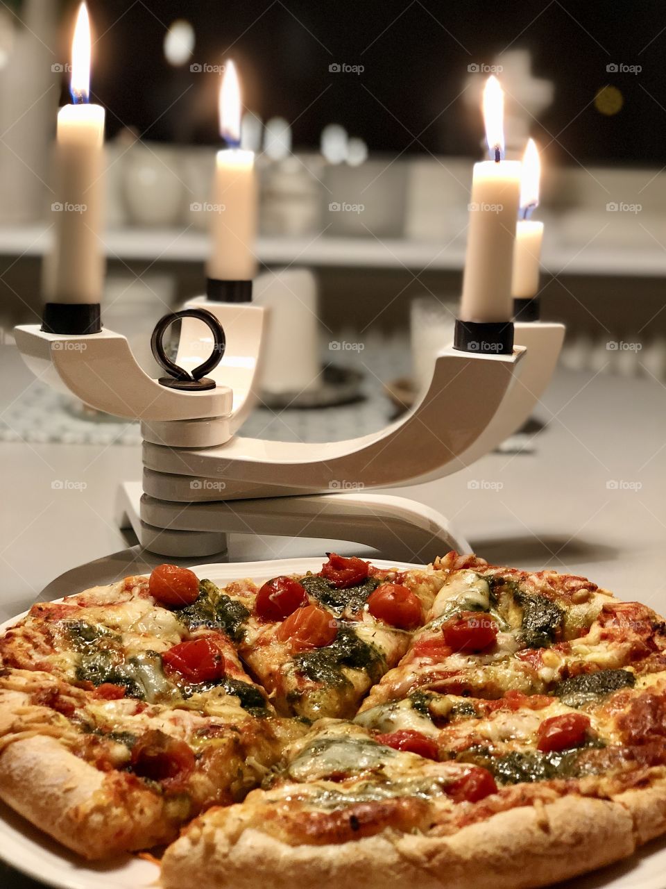 Cosy pizza meal 