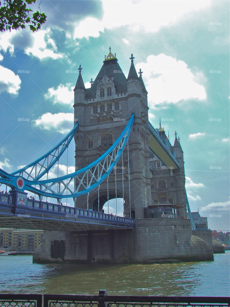 london bridge tower turism by kattykatz