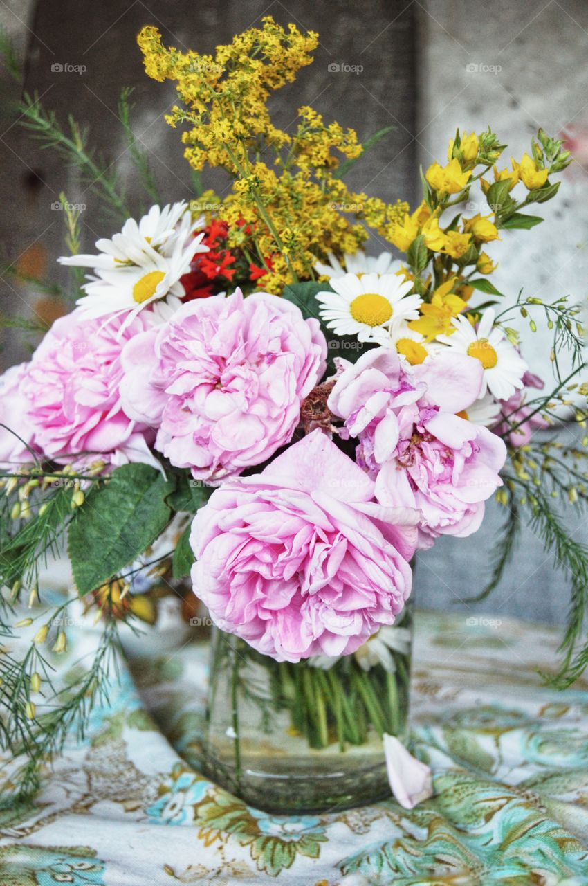 Flowers adorn the lives of girls, it is a common fact. Any woman with a beautiful bouquet in her hands becomes a little kinder and twice as beautiful