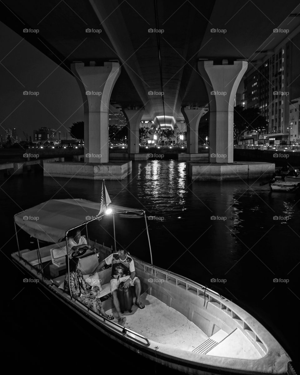 #夜航 
#啟航 #boat #ferry #kwuntong #hk #pier #觀塘海濱 #2018 #nightwalk #洗頭艇 #sony6500 #nighttrip #midnight 