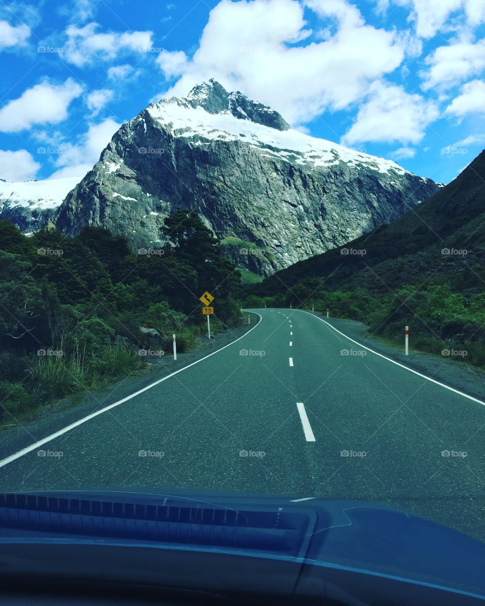 Winding roads to Milford Sound 🇳🇿❤️🌎📸