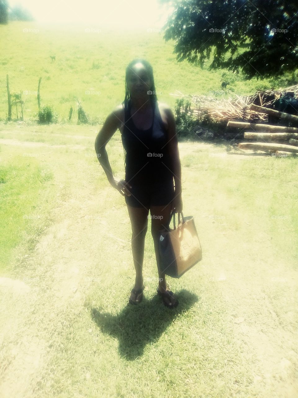 today we are on our way to the beach and we or take some pictures in the very hot sun .