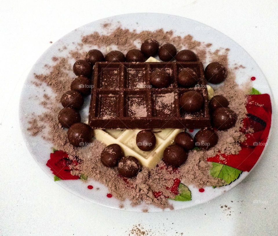 Happiness is just a matter of chocolate! Photo of my nephew's desserts when he comes to my house!