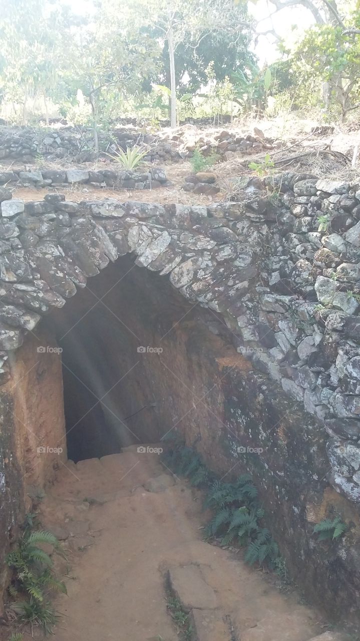 Gruta de João Neco. Gruta de acesso à fonte de água mineral em Triunfo-PE