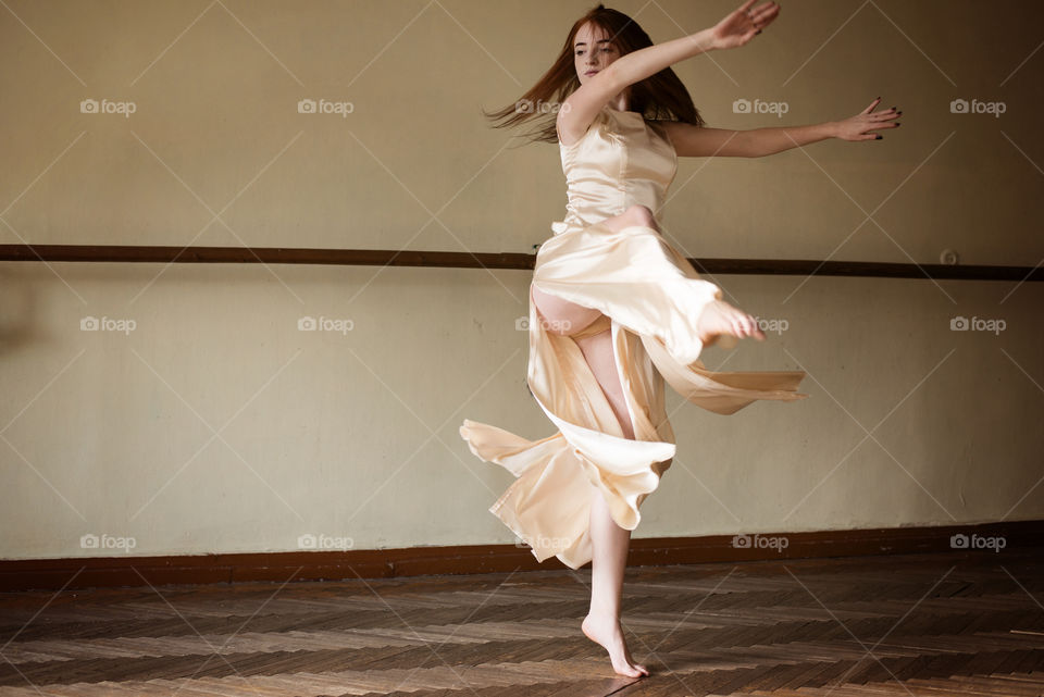 girl dancing in the studio