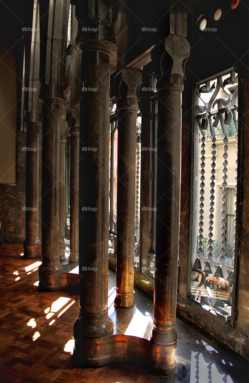 Luces y sombras en el Palacio Guell