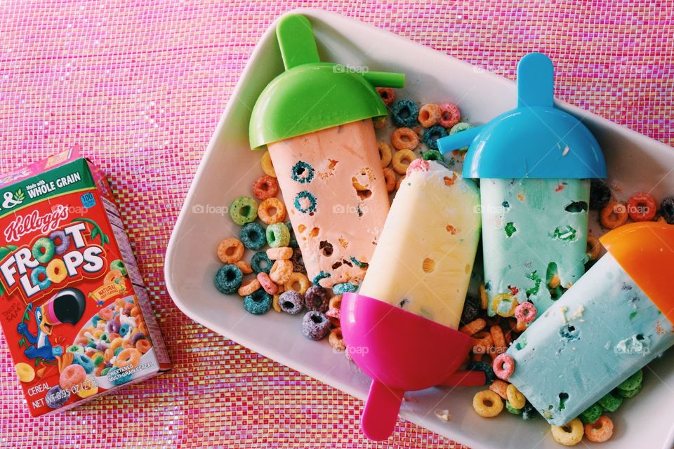 Homemade Popsicles with fruit loops