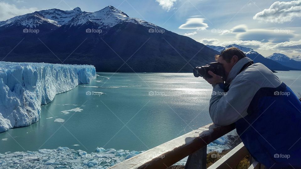 photographing glacier Perito moreno