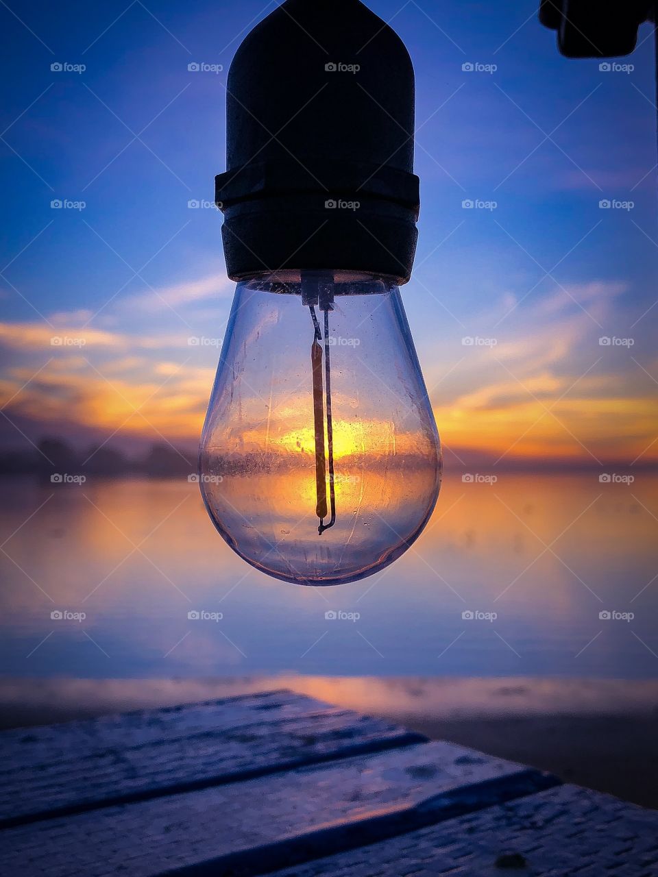 Lightbulb outdoors 