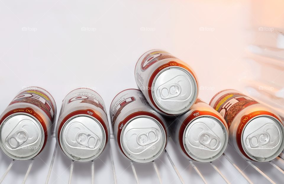 Leo Beer can, net weight 490 ml. alc 5% vol, Soak in the Refrigerator.Leo beer created by boon rawd brewery co.,ltd., Product of Thailand.