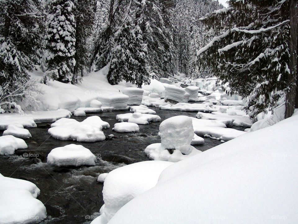 Cle Elum River in winter
